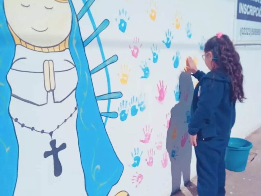 Mural de manos 2 Act5 1